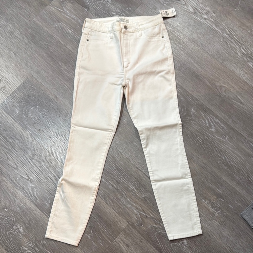 Abercrombie & Fitch White Skinny Jeans